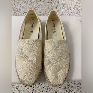 Toms white lace espadrilles